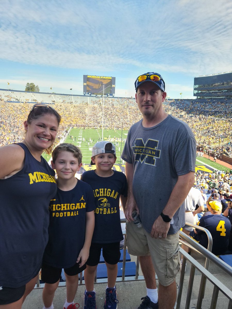 mstanforth258's tweet photo. First game foe the boys!!  #goblue #bighouselive https://t.co/BwpzeVGNeC