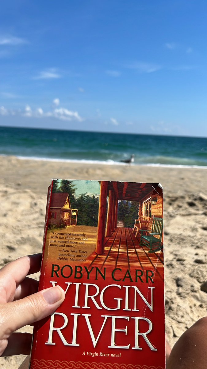 PatriotCulinary's tweet photo. 8 mile training run ✅ Barrier Island Bagel on the beach ✅ Falling asleep listening to the waves crash while reading ➡️ coming up :) #JackandMel #VirginRiverFanatic #VirginRiver https://t.co/ZOWs0anSoe