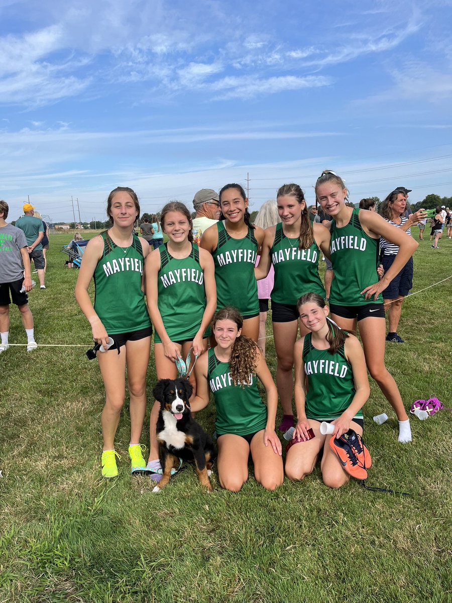 runcc_canfield's tweet photo. Lady Cats place 4th overall at the Avon Lake Early Bird and Iz H wins the open race. #WilcatPride #RunCC https://t.co/91gfMHnmsk
