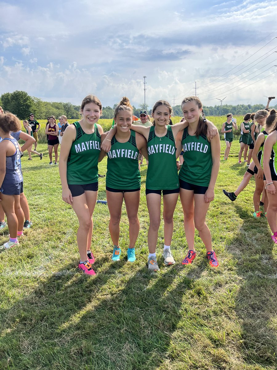 runcc_canfield's tweet photo. Lady Cats place 4th overall at the Avon Lake Early Bird and Iz H wins the open race. #WilcatPride #RunCC https://t.co/91gfMHnmsk