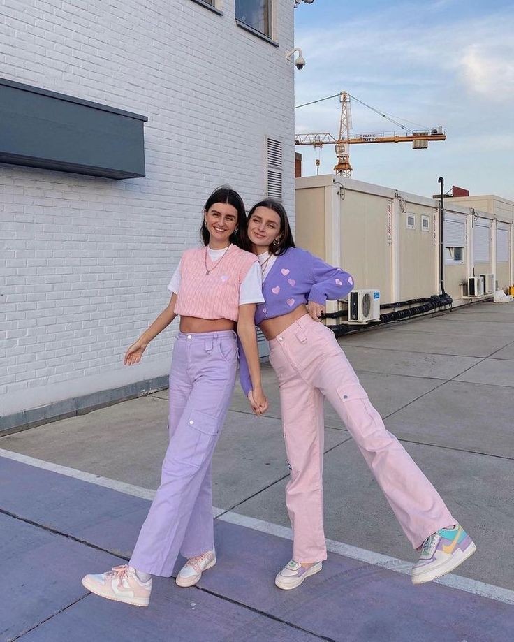 bIinx182's tweet photo. Cewe kue outfit ideas 🥰

• a thread •
.
.
.
tag: #Petplanetwithsuperstars #SadtemberJo #BandungInLove BBM Naik . Pertamina . soshi . iKON https://t.co/aNEay1MBHr