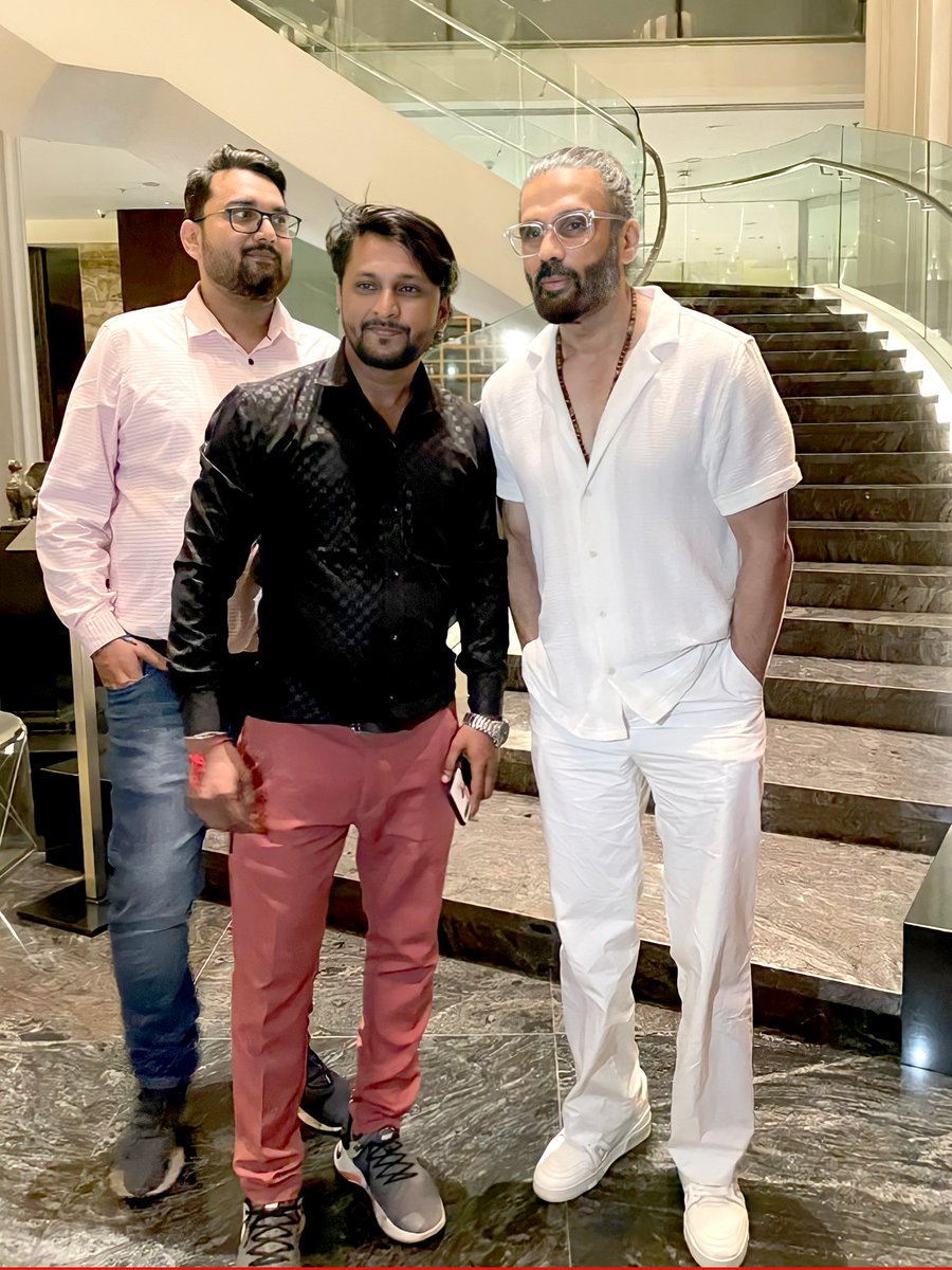 AmolDamji's tweet photo. @SunielVShetty
 sir, ( Anna )  Indian actor, film producer, television personality and entrepreneur, he has acted in over 100 films. action and comedy Hindi Bollywood films. #PuneFestival  #ganeshkalakendra
#SunielShetty  #Pune 
@SSunielian https://t.co/a8idyFcaKV