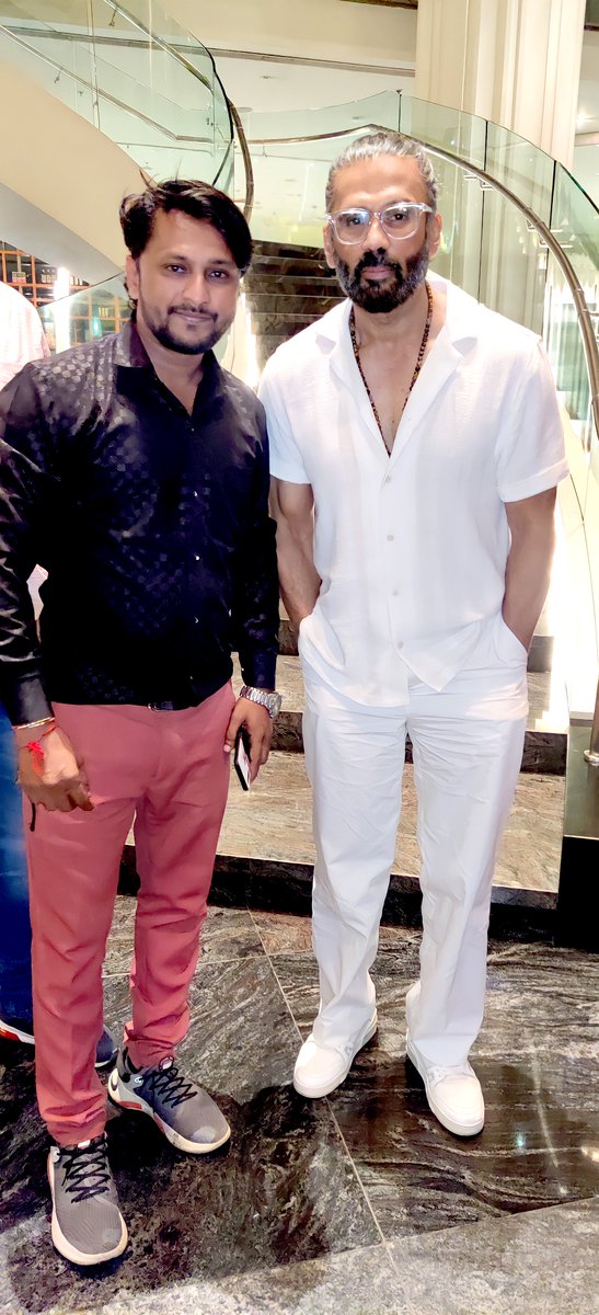 AmolDamji's tweet photo. @SunielVShetty
 sir, ( Anna )  Indian actor, film producer, television personality and entrepreneur, he has acted in over 100 films. action and comedy Hindi Bollywood films. #PuneFestival  #ganeshkalakendra
#SunielShetty  #Pune 
@SSunielian https://t.co/a8idyFcaKV