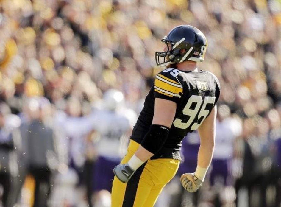 onlyottfarms's tweet photo. HAWKEYE GAME DAY⚫️⚠️🟡 black &amp; yellow check on the farm is 👍🏼 https://t.co/UCwZBwTBne