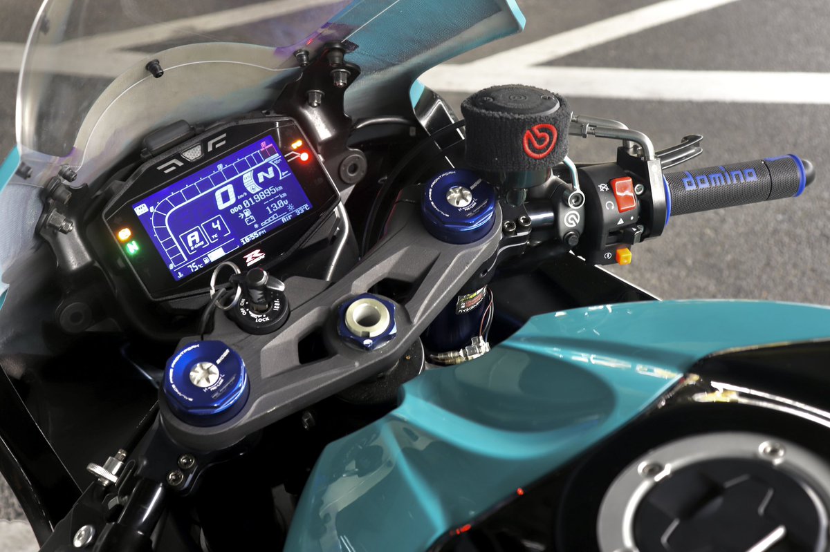 newkoopa's tweet photo. 去年10月に転けてから修理兼カスタムし続けて
やっと完成した！

車検も通したからツーリング行けるぞ！ https://t.co/9MwQFBqe1r