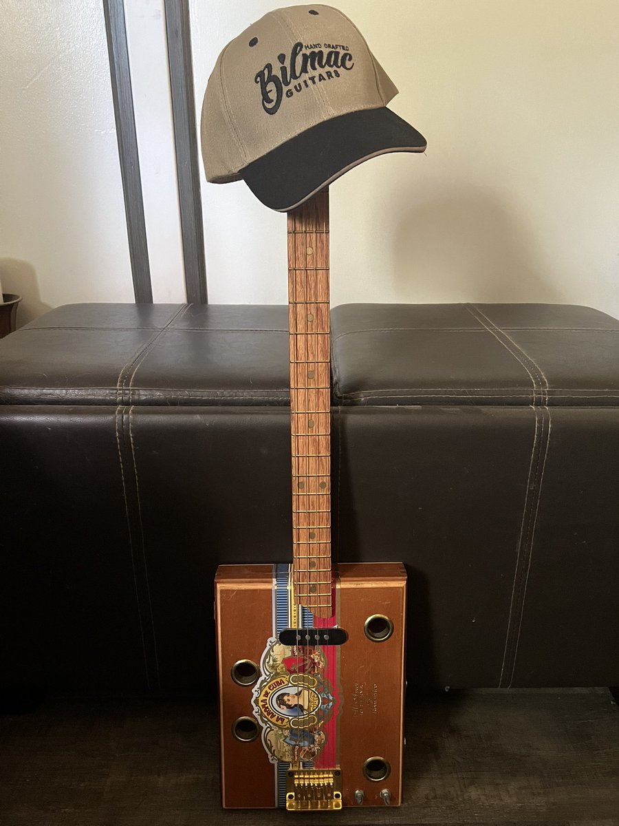bilmacguitars's tweet photo. New trait added for anyone who orders a custom playable canvas from @bilmacguitars . Get your NFT or pic of your choice on a custom box guitar today. #NFTCommunity #musicispeace @hillbilly_dogs @BigTeezy11 https://t.co/bQnSeMAPSw