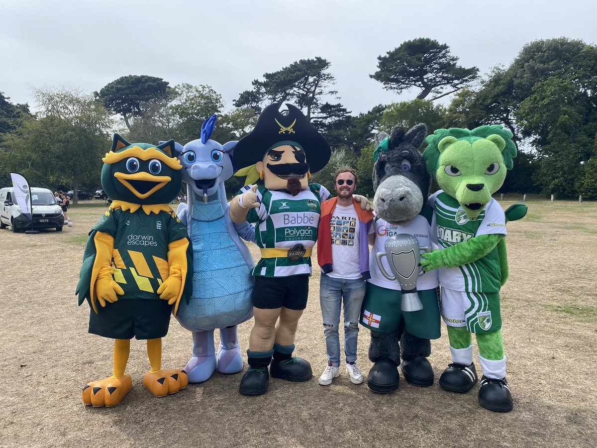 Tim Hunter tweet media