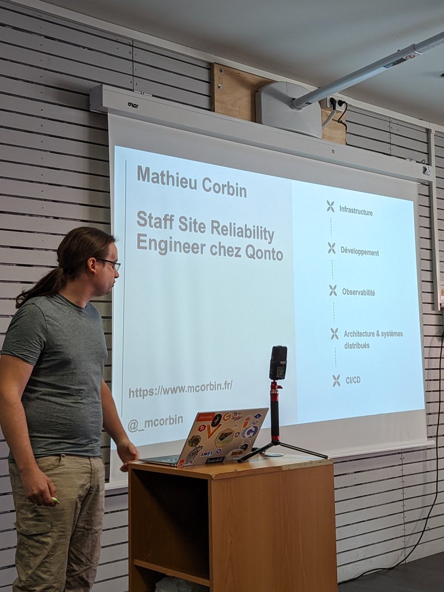 guilhemlettron's tweet photo. Au #SREsummerCamp
@_mcorbin nous parle de la création de CLI interne https://t.co/KaCwdXvlVP