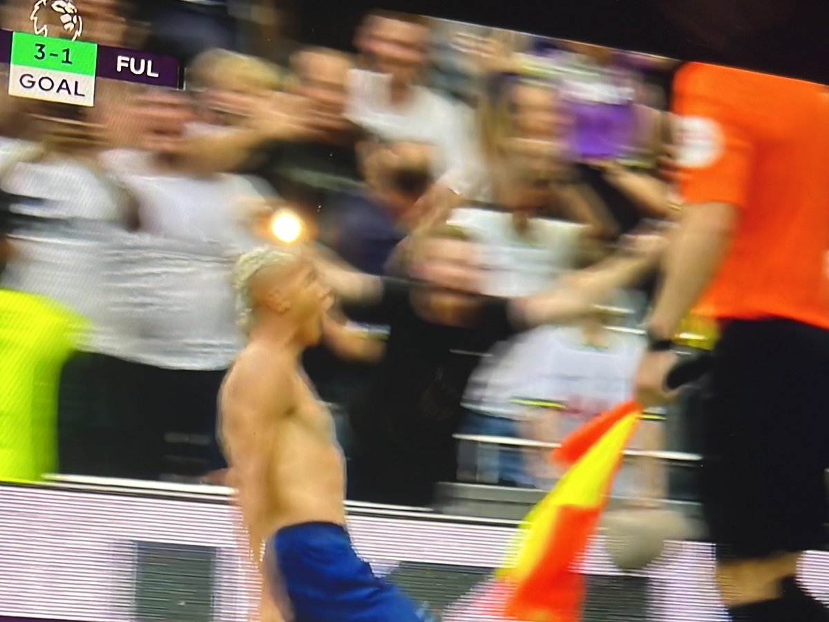 LOL RICHARLISON SCORED A TAP IN TO MAKE IT 3-1 (NOT EVEN A WINNER) AND TOOK HIS TOP OFF. 

ONLY FOR IT TO GET RULED OUT 😂😂😂😂😂😂😂😂😂