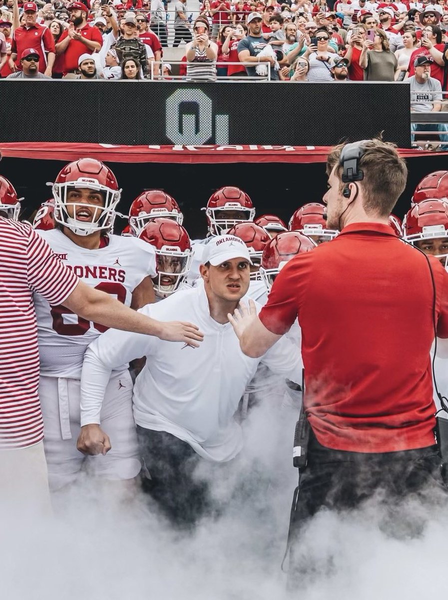 SoonerJana's tweet photo. All of Sooner Nation right now: https://t.co/xBtZZQblWR