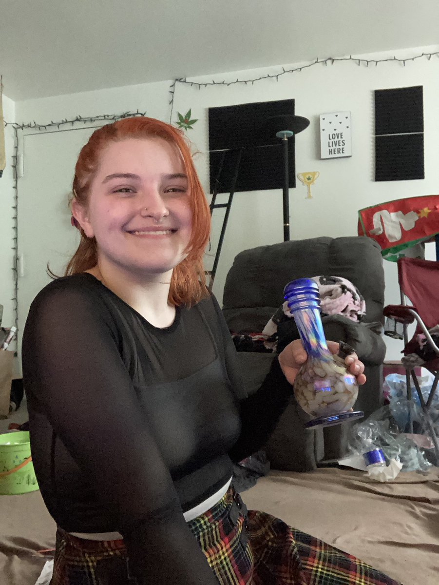 aryy_stoner's tweet photo. Here’s a throwback from a while ago on my onlyfans!

I’m thinking of treating to make smoking content and maybe even a set like this one or the Valentine’s Day one I did a while back https://t.co/JJwdSD404o