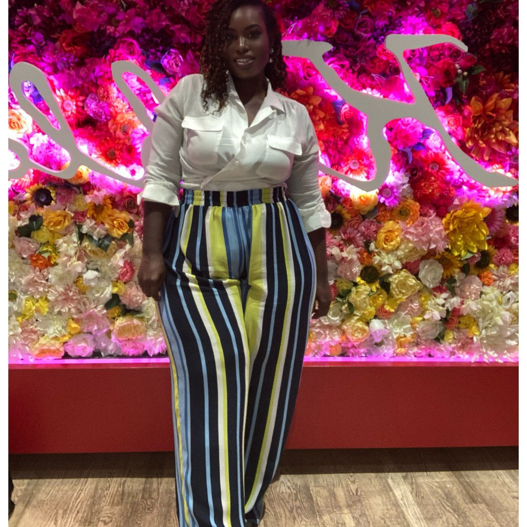 HelenRoshelle's tweet photo. Frida Kalho's flower wall was everything check it out @vangoghimmersion. PS don't forget your tripod the footage will be worth it.⁠
⁠
⁠
#roshellehelen #LSD #thelifestyledesigner #vangoghimmersive #chicago #artchicago #vangoghchicago https://t.co/8G2sdzgJhx
