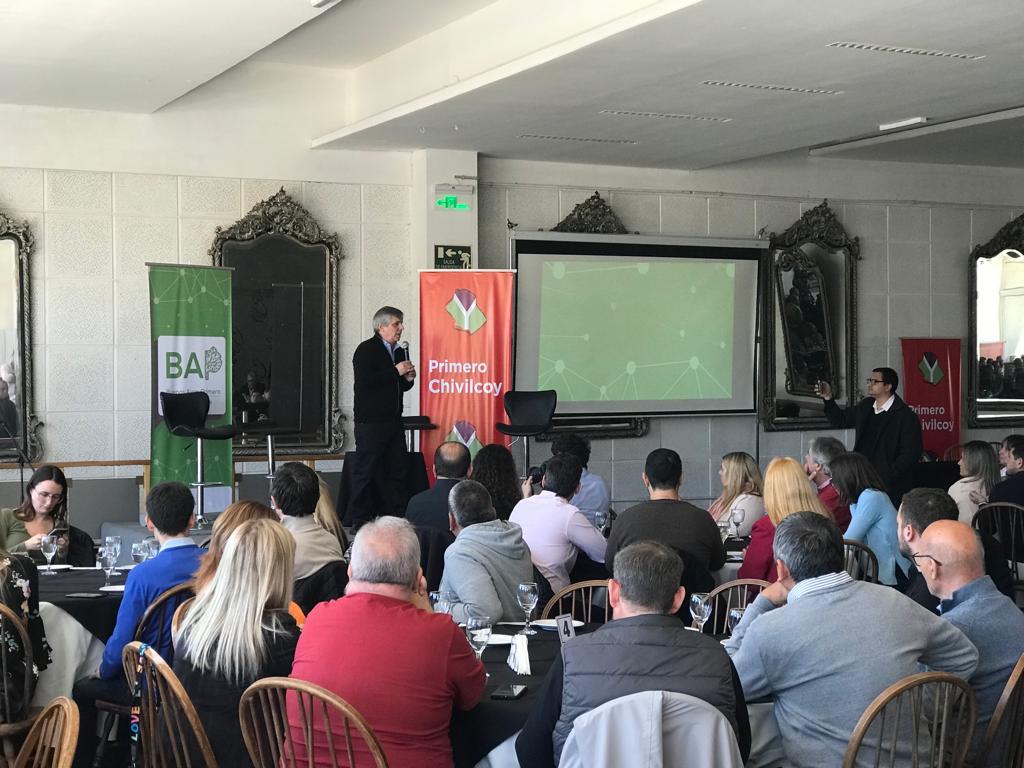 "Hacemos política para cumplir las expectativas de los #vecinos"

"Nadie es jefe. Entre todos podemos ayudarnos, ofreciendo lo que tenemos y funciona a disposición para otros municipios. Trabajemos para que el #vecinalismo crezca"

<a href="/BritosGuillermo/">Guillermo Britos</a> 
#CongresoVecinalismo