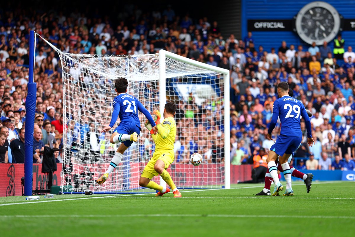 premierleague's tweet image. FULL-TIME Chelsea 2-1 West Ham 

A remarkable finale to the match ends in Chelsea's favour, as they battle back from a goal down to beat West Ham

#CHEWHU