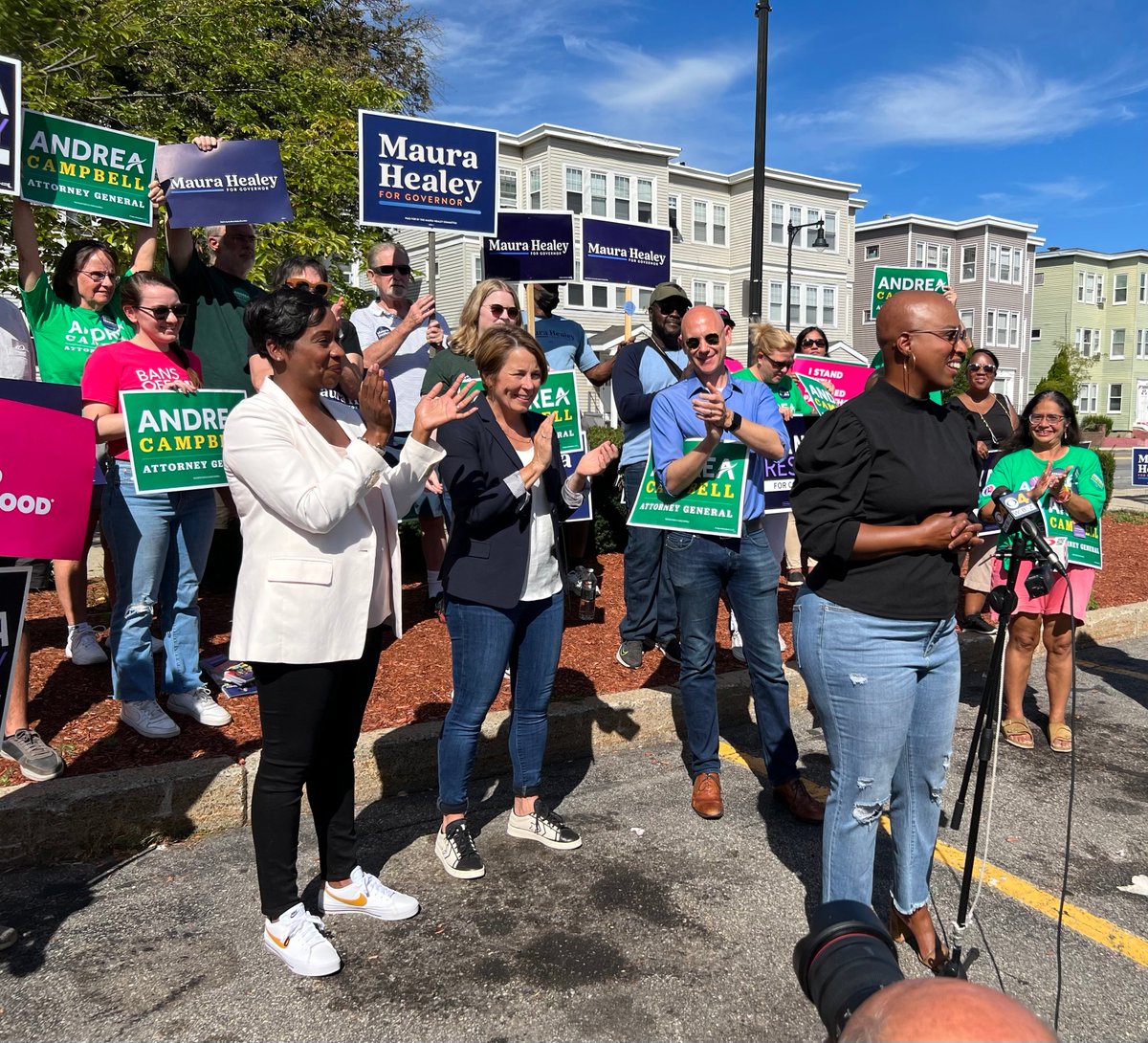maura_healey's tweet photo. I can’t imagine a better way to kick off GOTV than stopping by Hyde Park this morning for a canvass launch with @qpalfrey, @ayannapressley, and @Ruthzee to support @AndreaforAG. https://t.co/9KAdAhoLEV