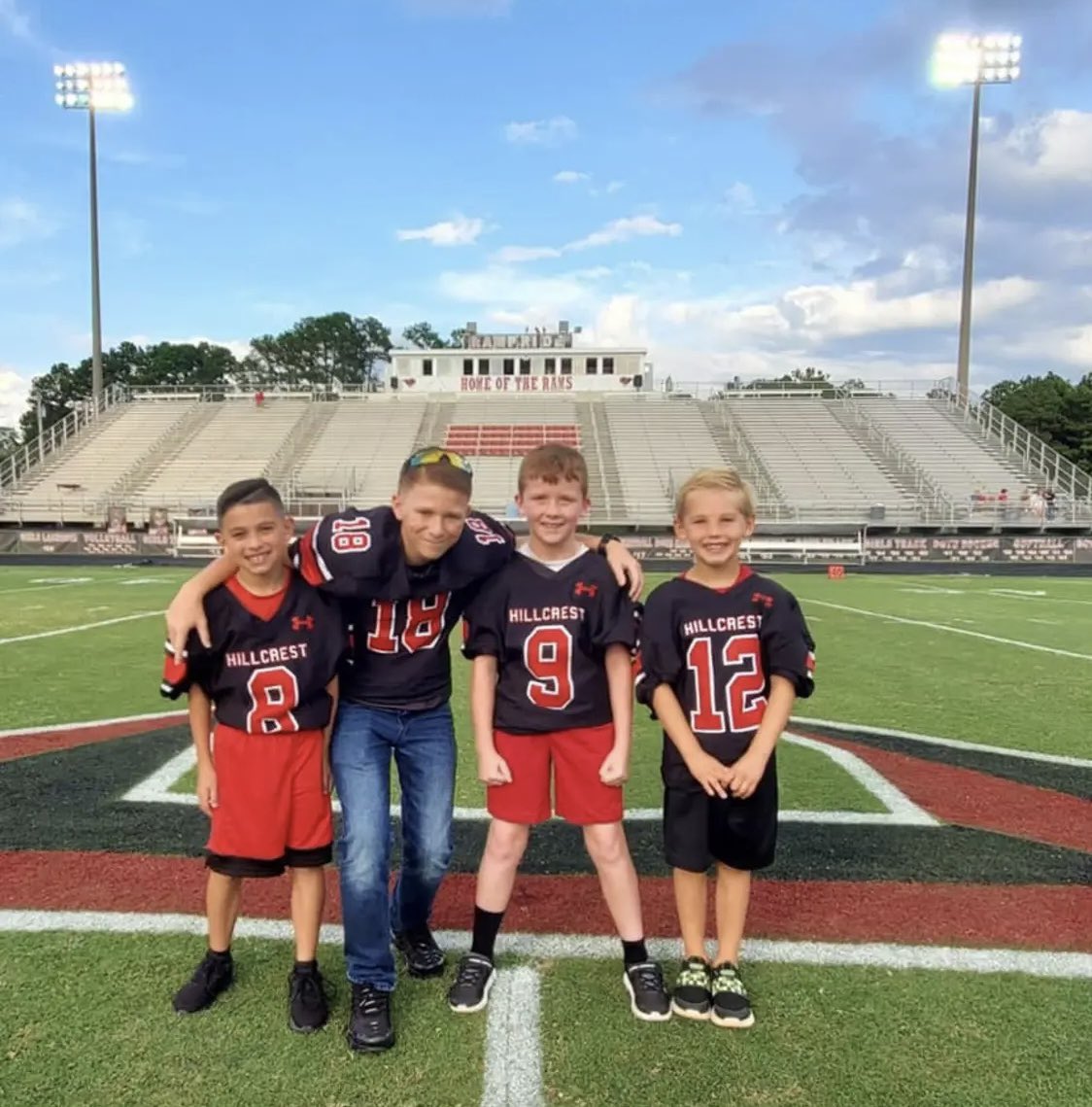 MrCoachFrate's tweet photo. So thankful to have an amazing community full of young football players wanting to be a @rams_hhs someday.  Thanks to @JRRAMS1 for sending us your players of the week. They had a blast! 🐏🏈❤️@GCS_pjarrett @RamNationStuSec @HHSRamAthletics @Ram_Footb_Media @FB_RecruitHHS https://t.co/5TM1u9mRzB