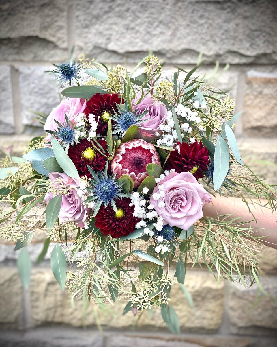 HighPeakFlowers's tweet photo. Yesterday,we had the pleasure of creating the wedding flowers for Kat & Andy at St George’s Church, New Mills
#weddingflowers #weddingflorist #weddingfloristhighpeak #wedding #florist #highpeak #newmills #rowarth #bridalflowers #protea #faithrose #weddingfloristderbyshire https://t.co/k5AM2JWChy