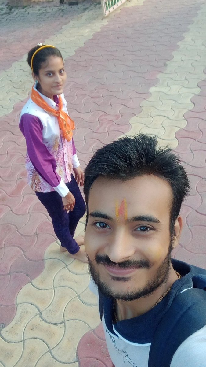 Yash_Mah006399's tweet image. Smile is the first key of our life...... 

#Yash #yashmaheshwari #commercetech