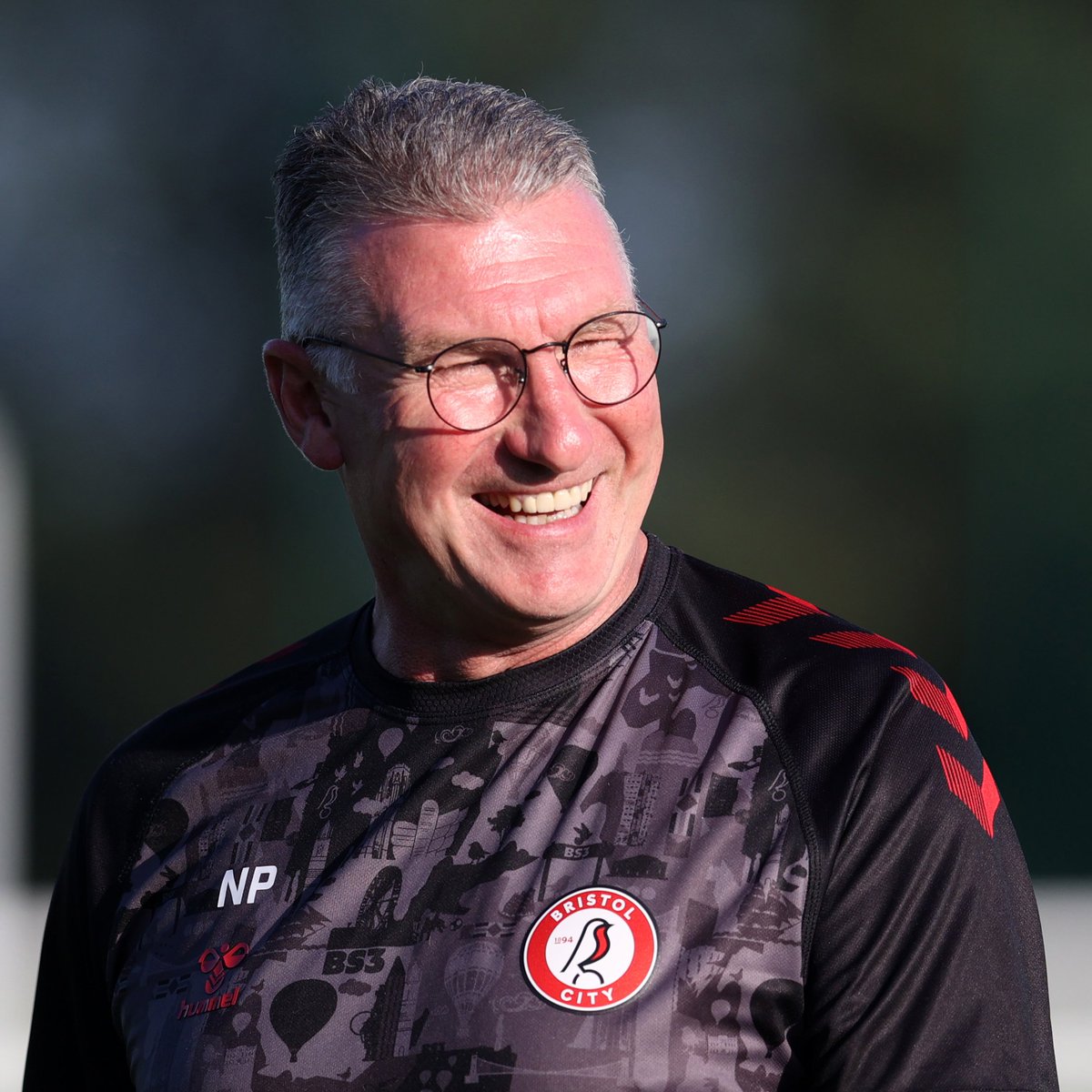 bet365's tweet photo. No losses in seven straight games. 

The most goals scored in the Championship.

Academy graduate Tommy Conway firing on all cylinders. 

🔴 The Robins look sharp under Nigel Pearson.

#BristolCity https://t.co/BzFtaI7tDK
