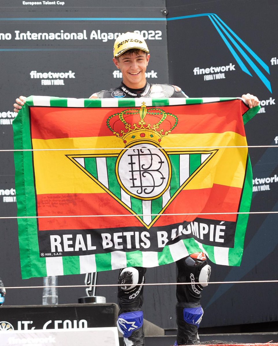 Swinxy's tweet photo. HISTÓRICO

JOSÉ ANTONIO RUEDA ha conseguido el primer título mundial en motociclismo de velocidad en la historia de ANDALUCÍA https://t.co/DNk4WpwJwq