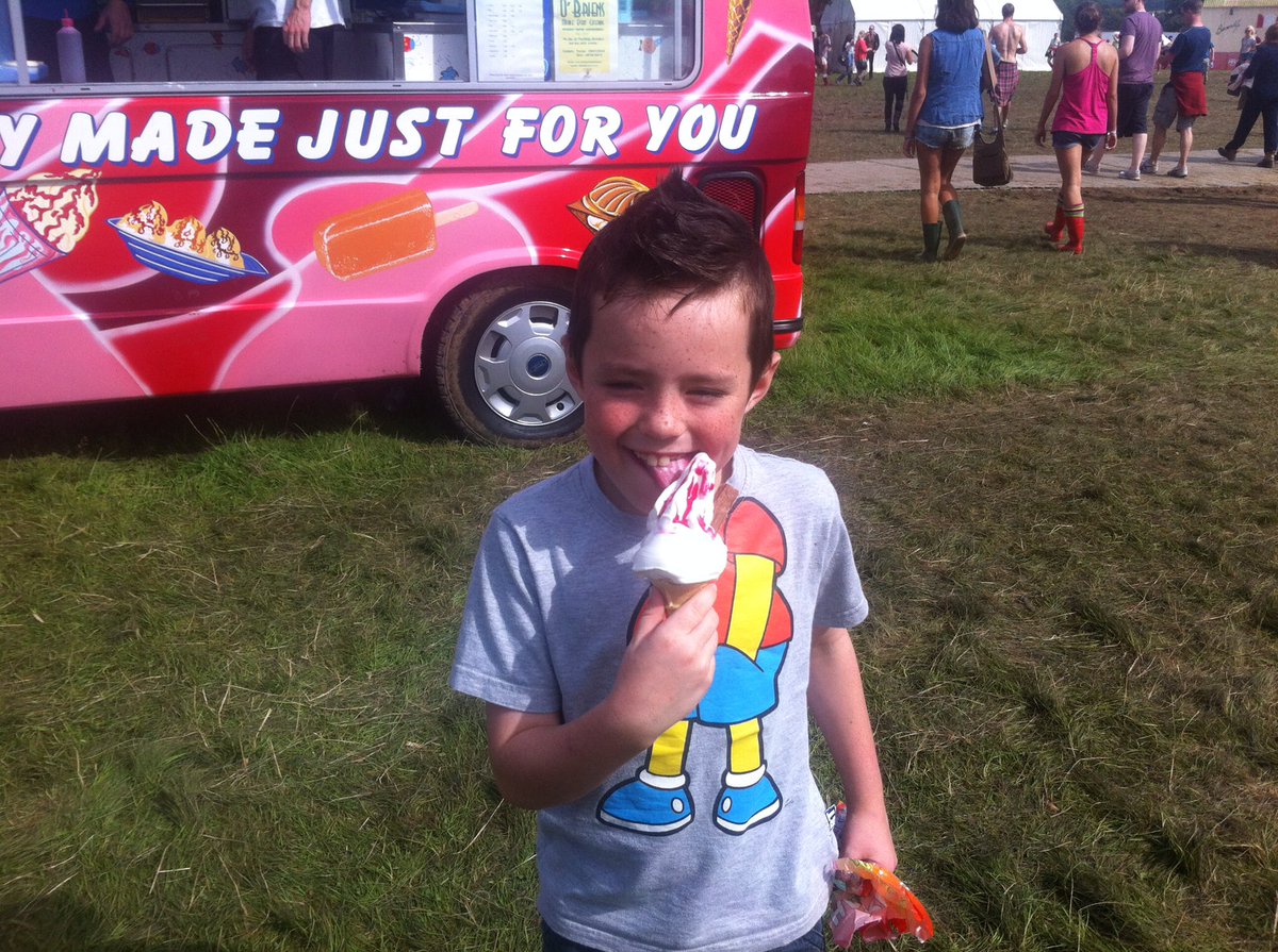 DeeOBrienDublin's tweet photo. @EPfestival The difference a decade makes 2012  v 2022 https://t.co/xghzO1js1q