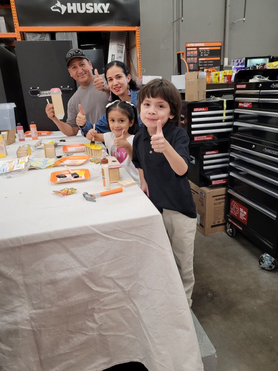 Fun fun! Kids workshop at 6510! Thanking all parents for stopping by! Don’t forget to stop by every first Saturday of the month! <a href="/BriFelix_THD/">Brí Felix</a>