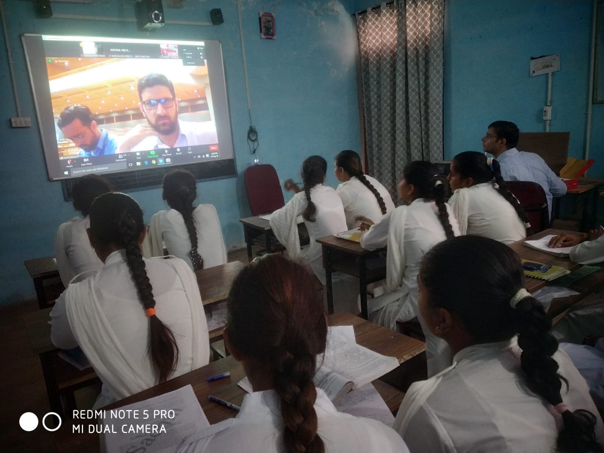 SachinV61497053's tweet photo. Joined scheduled programme regarding the celebration of Teachers Day at SKICC on 5th of September 2022.
#jksamagra #teachersday #skicc #itrc #connectionnetwork  #AI4Youth #thakuranoopsa @schoolsjammu @DSEJDrRSSharma @SapnaBist3 @SchoolsJammu @singharun533 @nasir52083598 https://t.co/vLPjwQYIpr