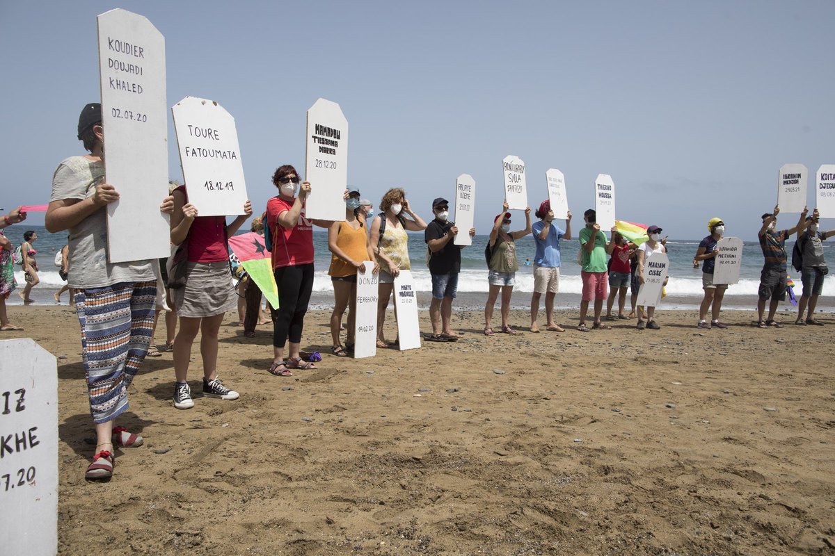 IDesigualtats's tweet photo. “Resistències contra la impunitat a la Frontera Sud“, amb @CarlosSoledadM Activista de #RegularizacionYa, Maria Creixell Activista de @CaravanaObrim i @PericoPan Periodista #stopinequality
📆 17 setembre 2022
🕗 15:30h
📍@lacomunalsants
📷 @rogergrasas https://t.co/DMdVGRud3L