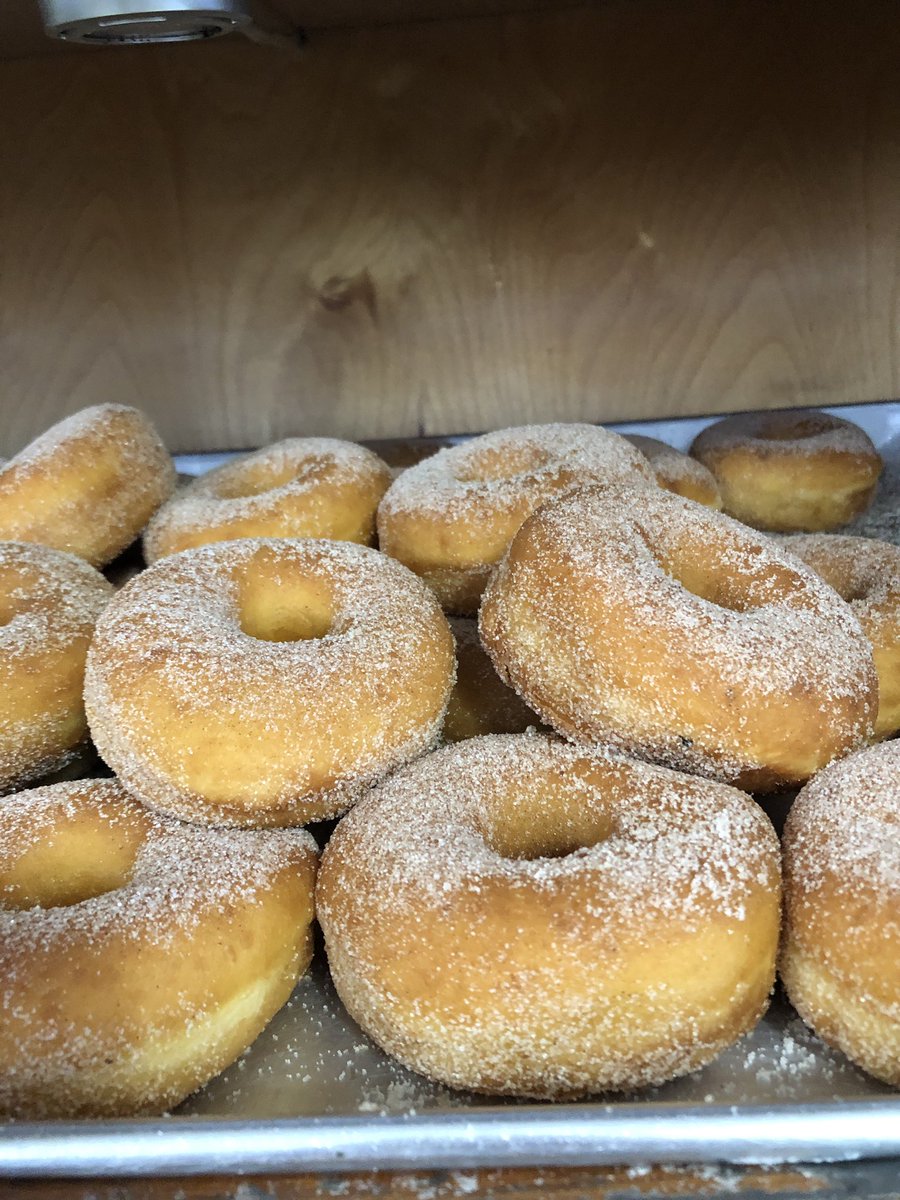 ValOnTheBorder's tweet photo. When I was a kid, a family would drive around Nuevo Laredo selling homemade donuts that no other panadería has been able to simulate. That is, until today.

Never thought I’d find them over 100 miles away in Eagle Pass. https://t.co/6o2Pbqq1uF