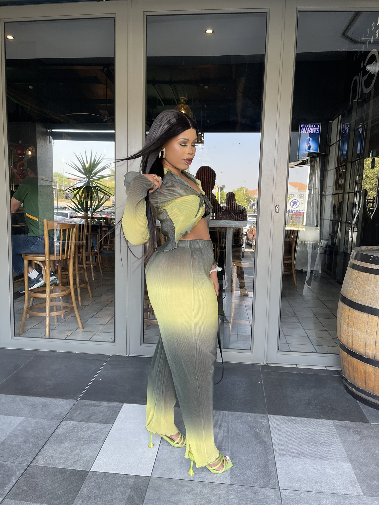 TW Pornstars - 1 pic. XOLI MFEKA🍑😈. Twitter. My day is going well🥂🤍. 4: 