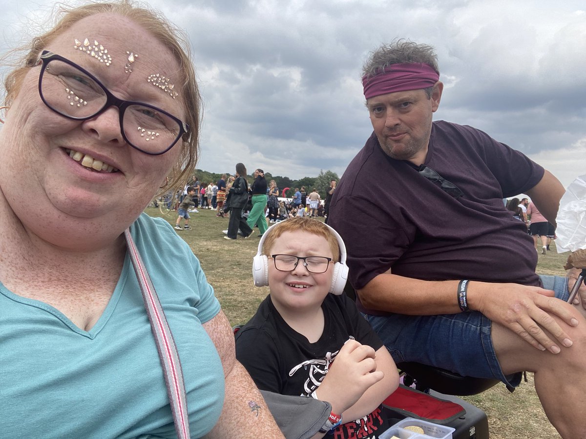 rosey123's tweet photo. Loving live @godivafestival22 @wearefreeradio @jdfreeradio https://t.co/1kDexpbo9z