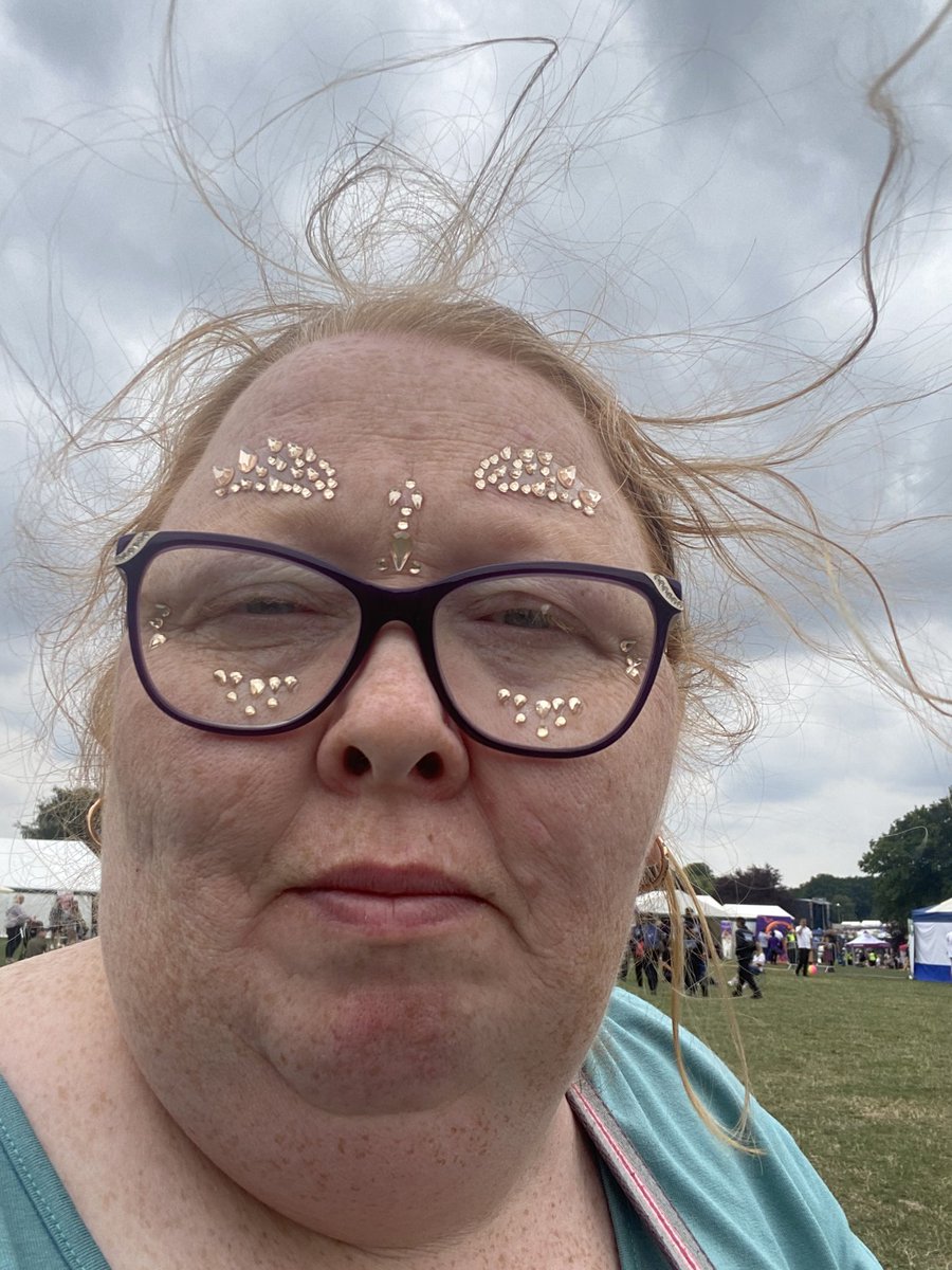 rosey123's tweet photo. Loving live @godivafestival22 @wearefreeradio @jdfreeradio https://t.co/1kDexpbo9z