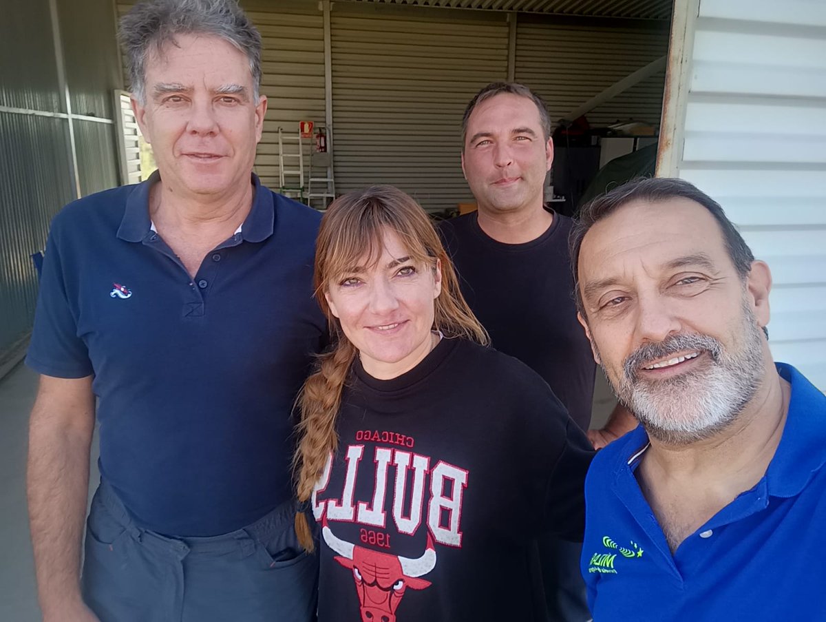 AutogirosMizar's tweet photo. Dos nuevos pilotos de autogiros en la Escuela. Beatriz ha conseguido su licencia AG y Daniel ha renovado la suya. ¡Enhorabuena a los dos! https://t.co/7HqOE8T7cy