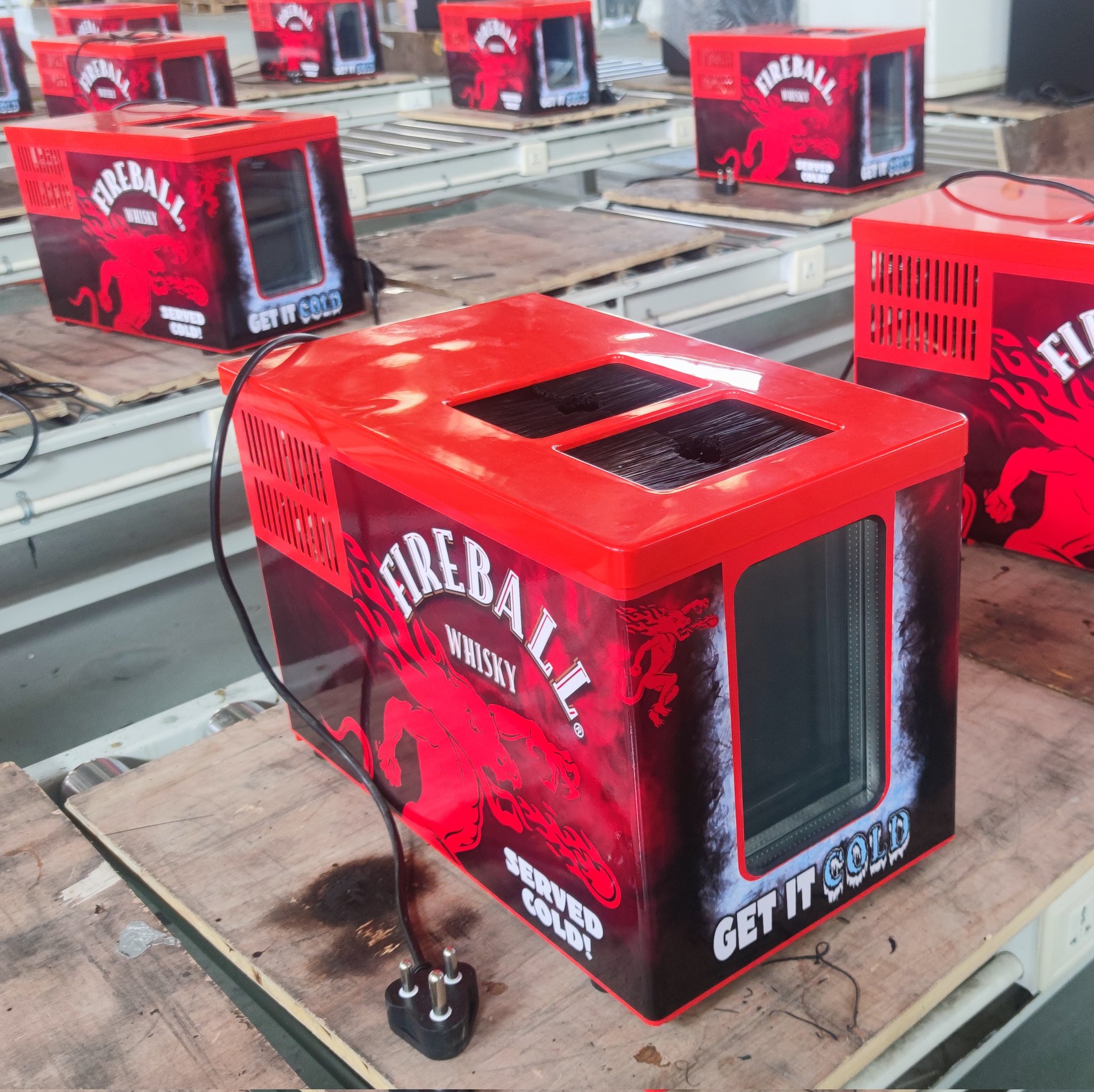 mini fridge factory (chinafridge) / Twitter