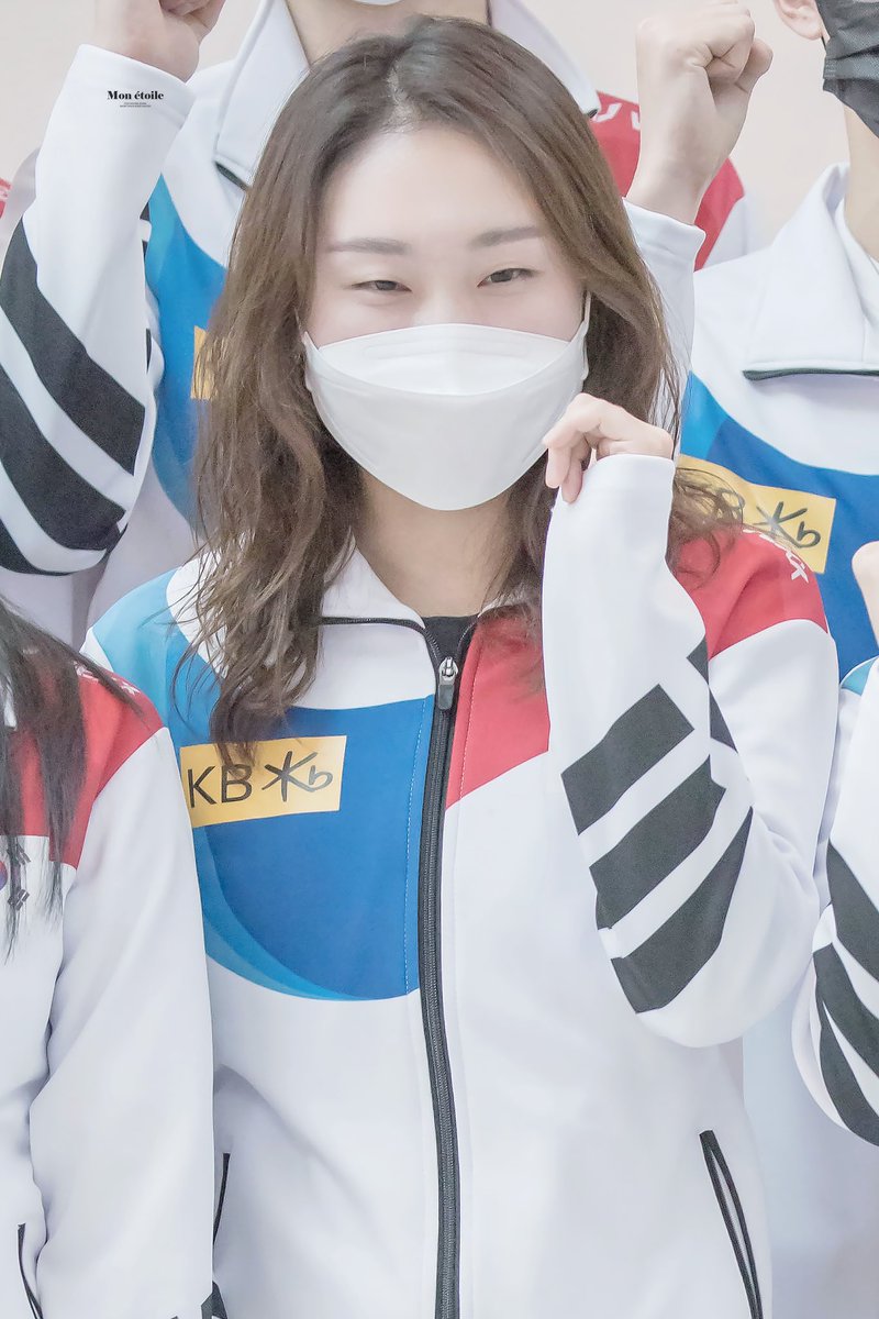 choi_minjeong's tweet photo. 20220814 전지훈련 출국
얼마 안된 거 같은데 올 때 다 됐네,,
뱅기에서 꿀잠자길✈️
#쇼트트랙 #최민정 https://t.co/1eRtRHVtTr