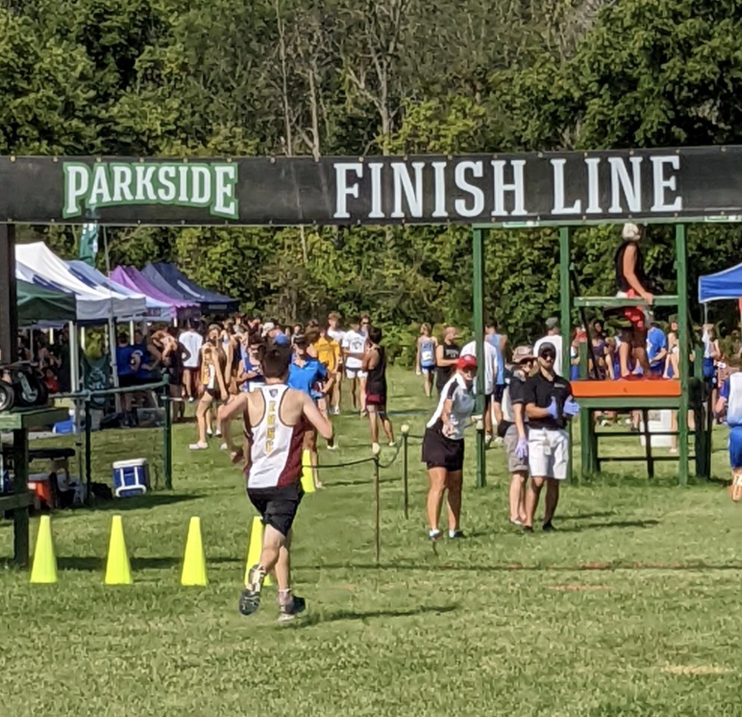 kris_colson's tweet photo. 3rd meet of year- Rebel Invitational @uwparkside XCountry Course. Noah was awesome in the 4k! Incredibly proud of his hard work #ProudDad #ZeeBee https://t.co/Amsnm8cnsh