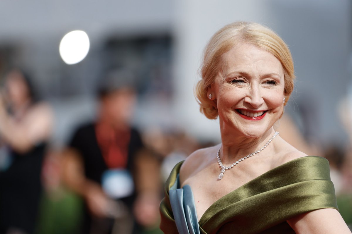 la_Biennale's tweet photo. #BiennaleCinema2022 #Competition #PatriciaClarkson, @tracelysette and #Monica director #AndreaPallaoro on 
#Venezia79 Red Carpet. https://t.co/4sb8rWjadX