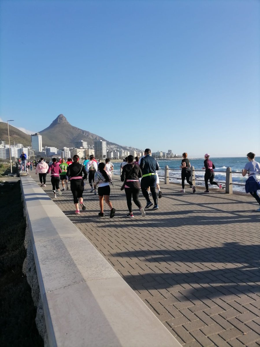 DonCarlo246's tweet photo. What a backdrop...#nursesrun https://t.co/Mx0jjngvRg