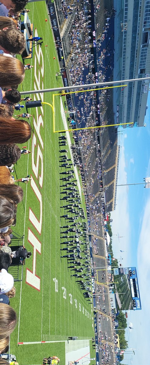 Storm_14_'s tweet photo. First College football game as a Husky💙🤍. I #BleedBlue #HuskyNation https://t.co/bnTWIp6S9H