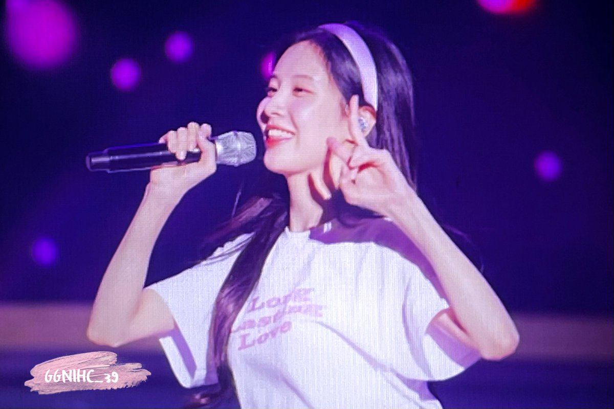 seomate_'s tweet image. Seobaby so cutie! 🐰🤍

220903 #Seohyun #서현