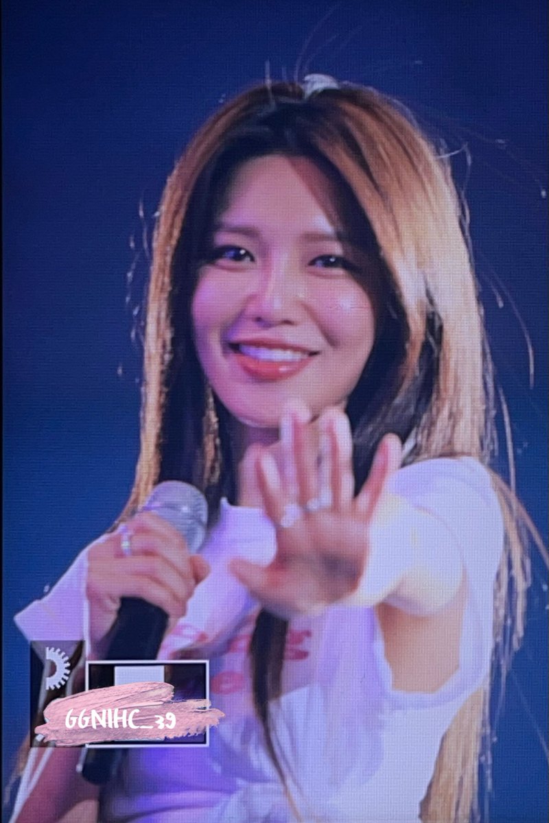 GGNIHC_39's tweet photo. 220903 팬미팅 #수영 #SOOYOUNG
👋🏻✋🏻✌🏻 https://t.co/v09Vy3GelP