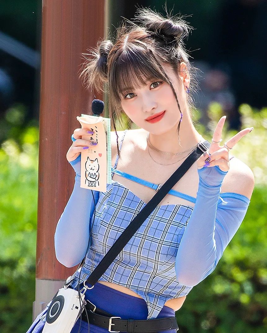 mmpicss's tweet photo. 220903: 💙💙💙 #MOMO #모모 https://t.co/ClTA81JkFx