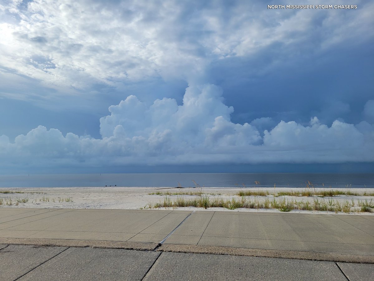 NMSCAS_JB's tweet photo. Views this morning from Long Beach, Ms. @TaylorGrahamWX @spann @Weatheric @WLOX #mswx #NMSCAS https://t.co/TJqrsJeQ3N