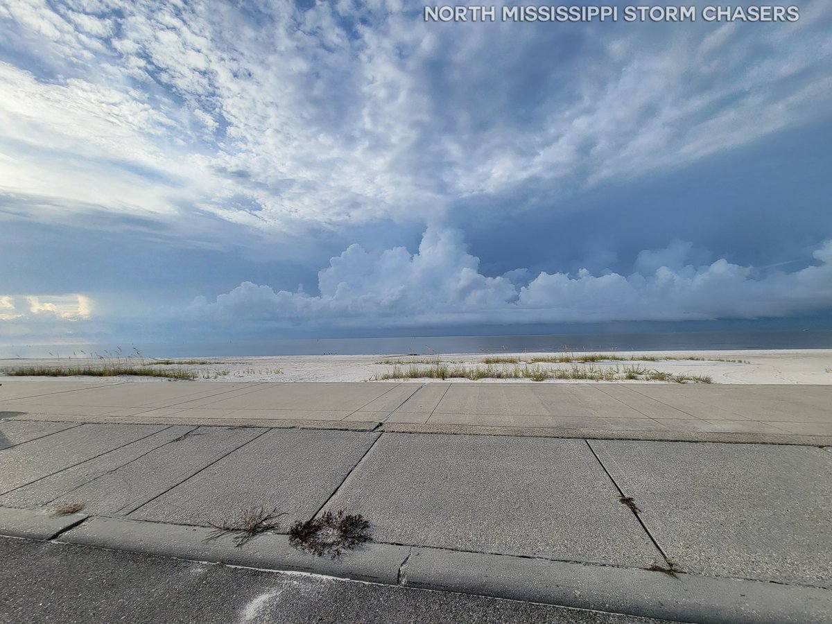 NMSCAS_JB's tweet photo. Views this morning from Long Beach, Ms. @TaylorGrahamWX @spann @Weatheric @WLOX #mswx #NMSCAS https://t.co/TJqrsJeQ3N