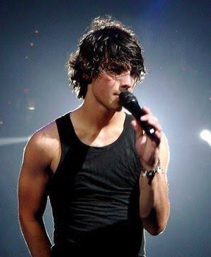 joejonasarchive's tweet photo. 'cause after all this time i'm still into you https://t.co/JA0kJxAkVo