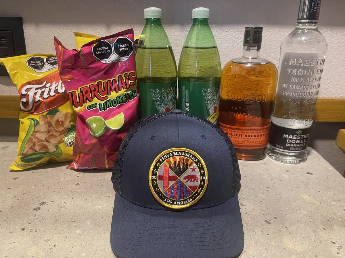 ED10MA's tweet photo. Hoy juega #BarcaSevilla Vamoooos!!!!! Barça 🔵🔴 mi cachi de @PenyaBarcaLA representando desde #Mexico Viva!!!!
Tambien hay boda 🤵🏻 💒 🍾 🎊 🎉 Y pues ya saben como se pone #AlExito
@dobeltequila @BulleitUSA https://t.co/qr9KjQir9V