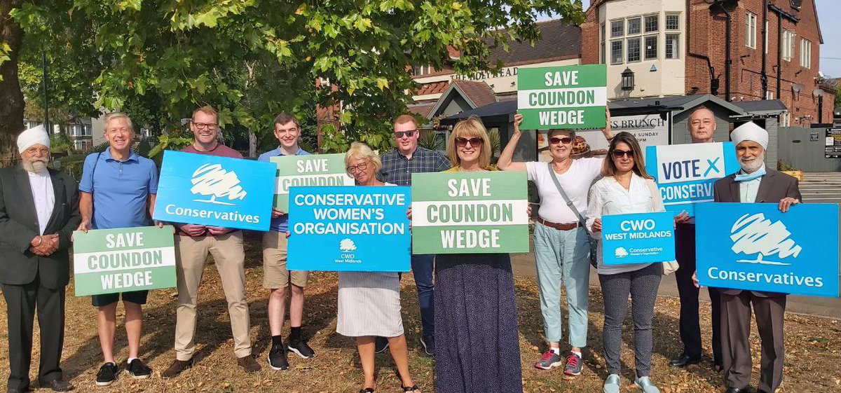 JackieGardine13's tweet photo. A perfect day for door knocking postal votes with this wonderful team 💙 “Are you the Coundon Wedge Lady?” I was asked. “OH YES!… very much so!” “Great! I’m definitely voting for you!” 🙂👍🌳#SaveCoundonWedge 🌳#ConGain #Sherbourne #ByElections2022 #Sept22nd https://t.co/UltxO0QmAE