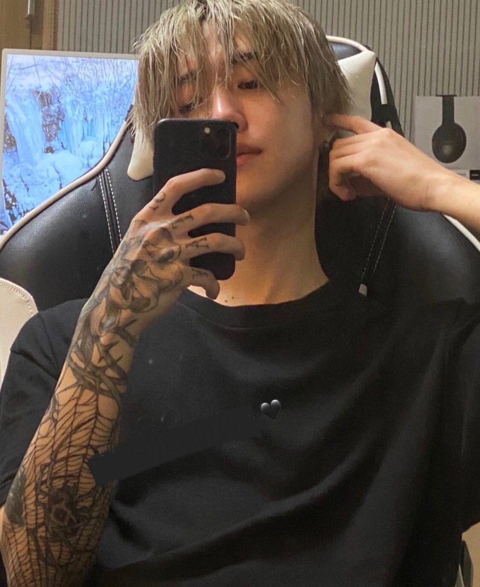 ⠀
       #npp  ☆  yurei,
       monster⠀under⠀your⠀bed⠀bf.⠀
       like &amp; rt for mutual.