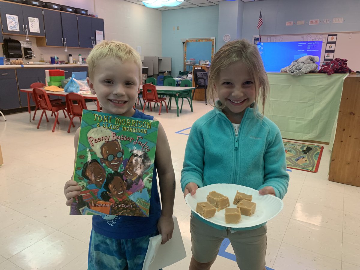 Vena Stuart PreK kiddos digging into high quality texts!  They had a blast serving fudge to faculty and staff.  Who wants some Peeny Butter Fudge?!? #SumnerAchieves <a href="/VSEsuperstars1/">VSE@superstars</a> <a href="/Thurman7Jessica/">Jessica Adams</a> <a href="/Byers5thELA/">Jessica Byers</a> <a href="/bussery17/">Brittany Ussery</a>