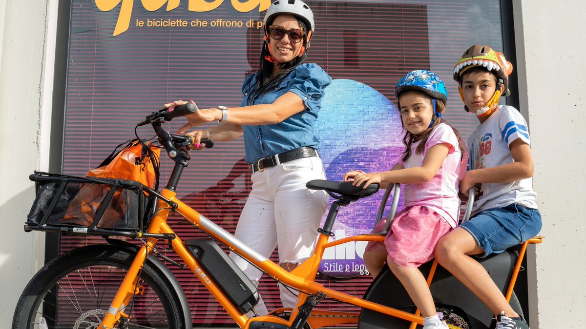 BikesYuba's tweet photo. Le biciclette da carico Yuba Bikes sono molto robuste perché riescono a supportare un peso fino a 200 kg. 100 kg il guidatore e 100 Kg il peso totale dei passeggeri.  #lastenfahrrad #yubabike #yubabikes #cargobikes #cargobike #donnobikes #igogreen #citybike https://t.co/RanFjuWRbo